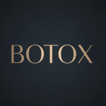 Profissional aplicando BOTOX em Ponta Grossa na clínica DRS. Engels, procedimento seguro e natural.